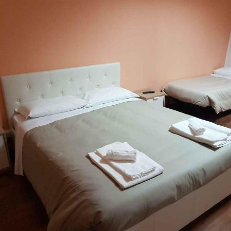 Hotel Piramide Реджо Емилия Екстериор снимка