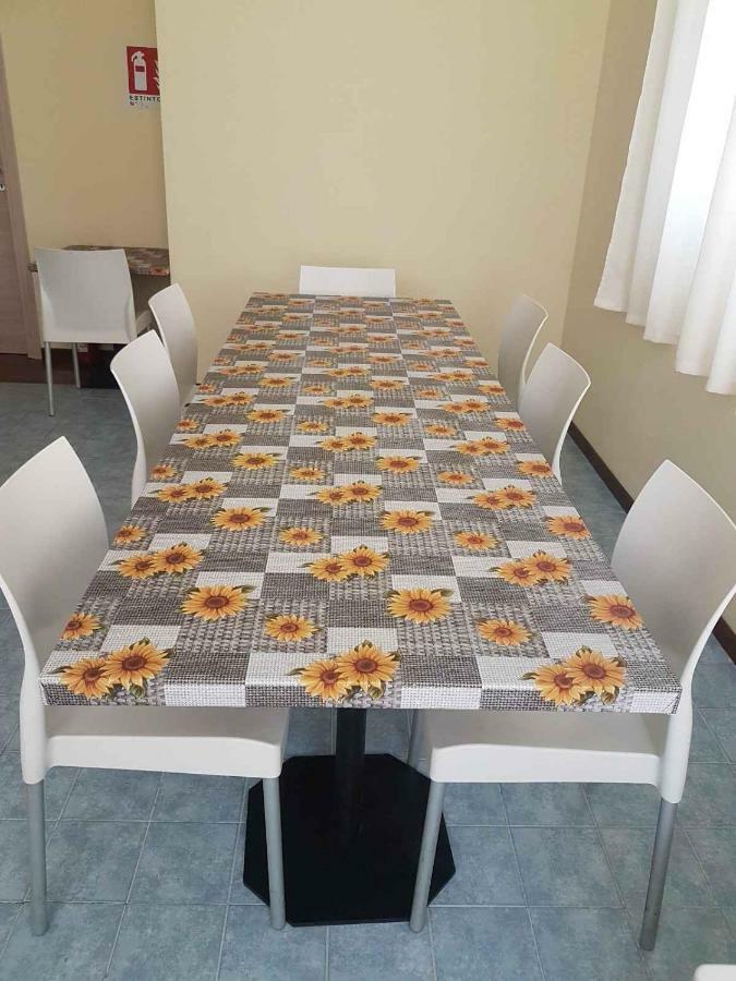 Hotel Piramide Реджо Емилия Екстериор снимка