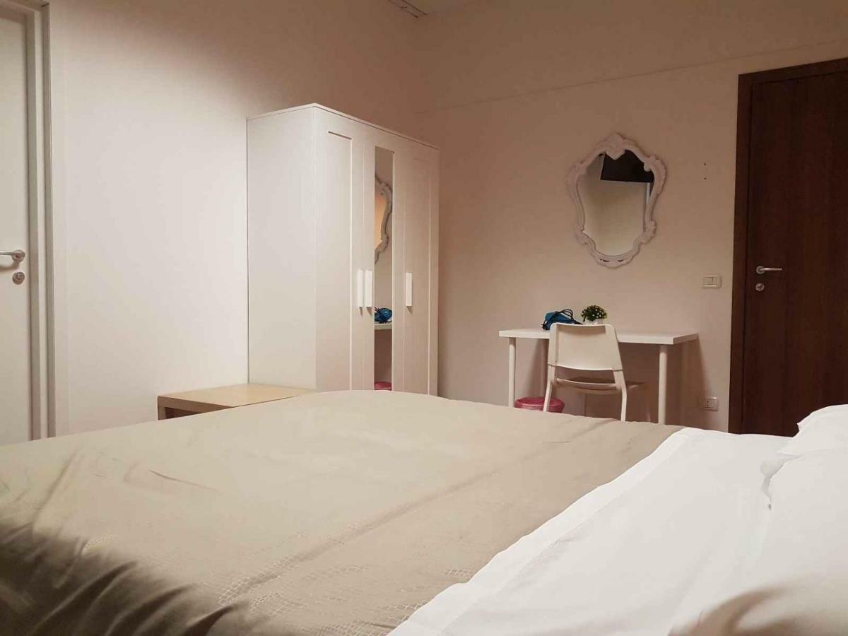 Hotel Piramide Реджо Емилия Екстериор снимка
