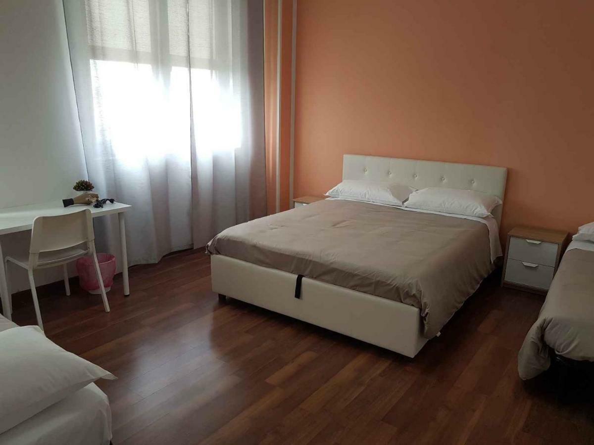 Hotel Piramide Реджо Емилия Екстериор снимка