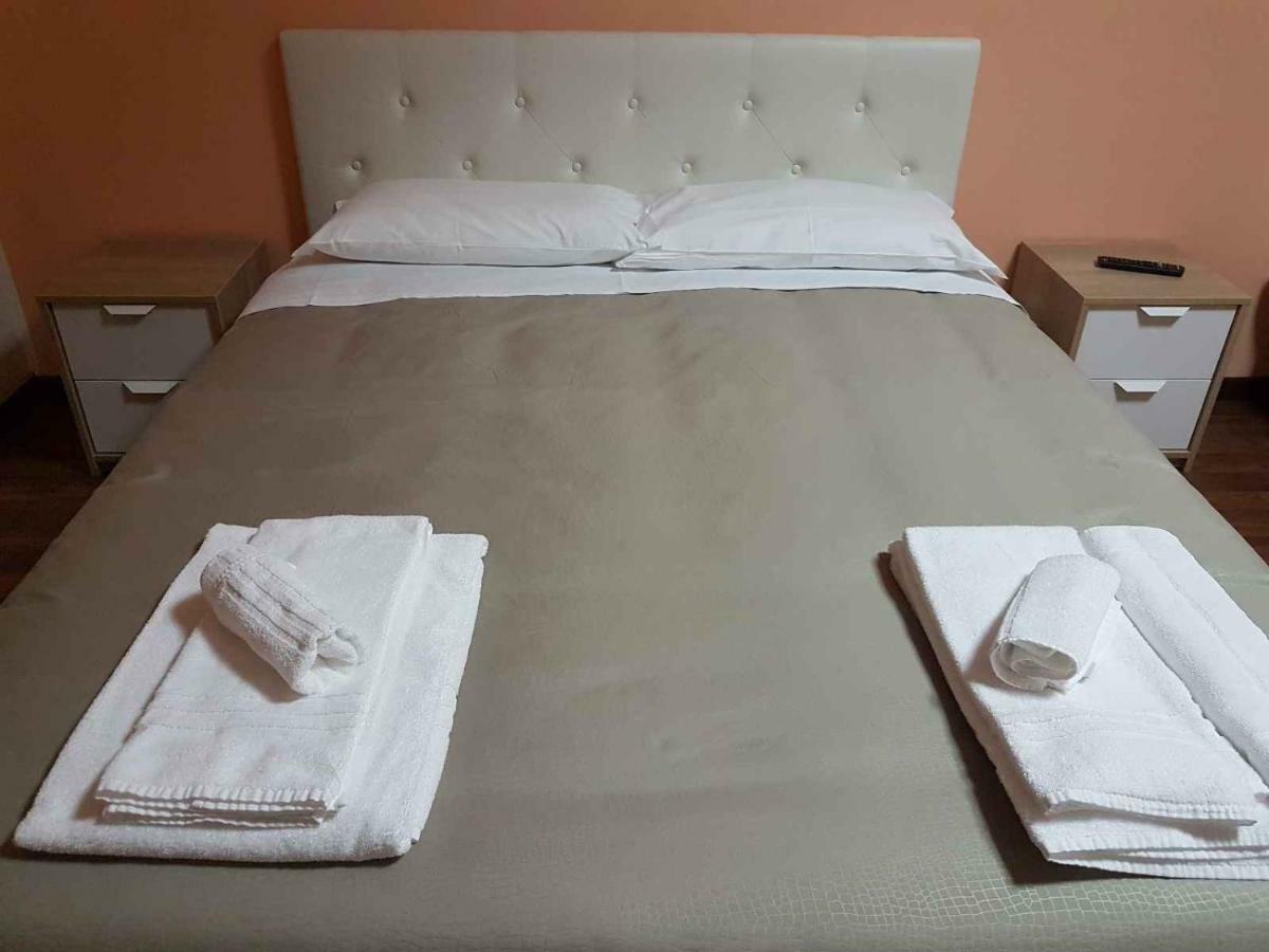 Hotel Piramide Реджо Емилия Екстериор снимка