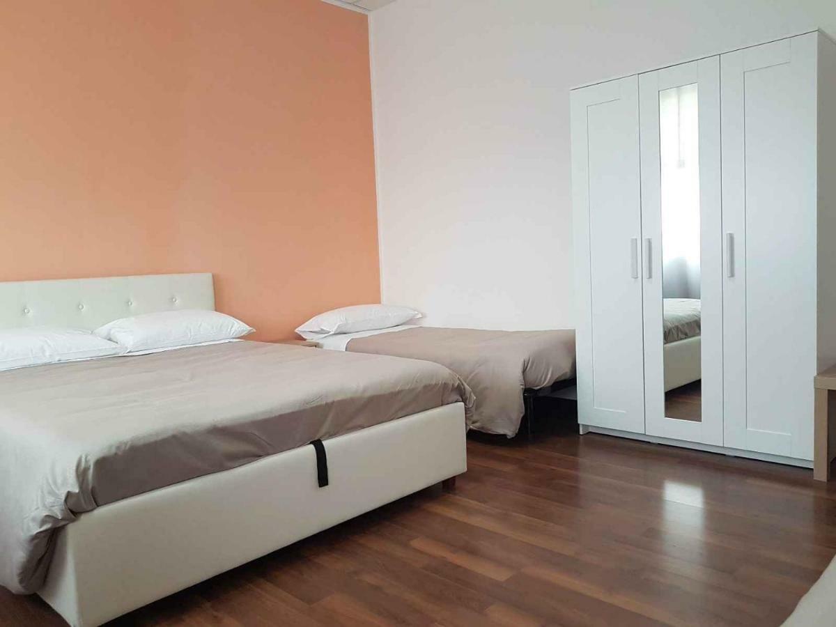 Hotel Piramide Реджо Емилия Екстериор снимка