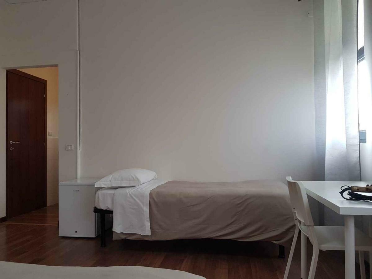 Hotel Piramide Реджо Емилия Екстериор снимка