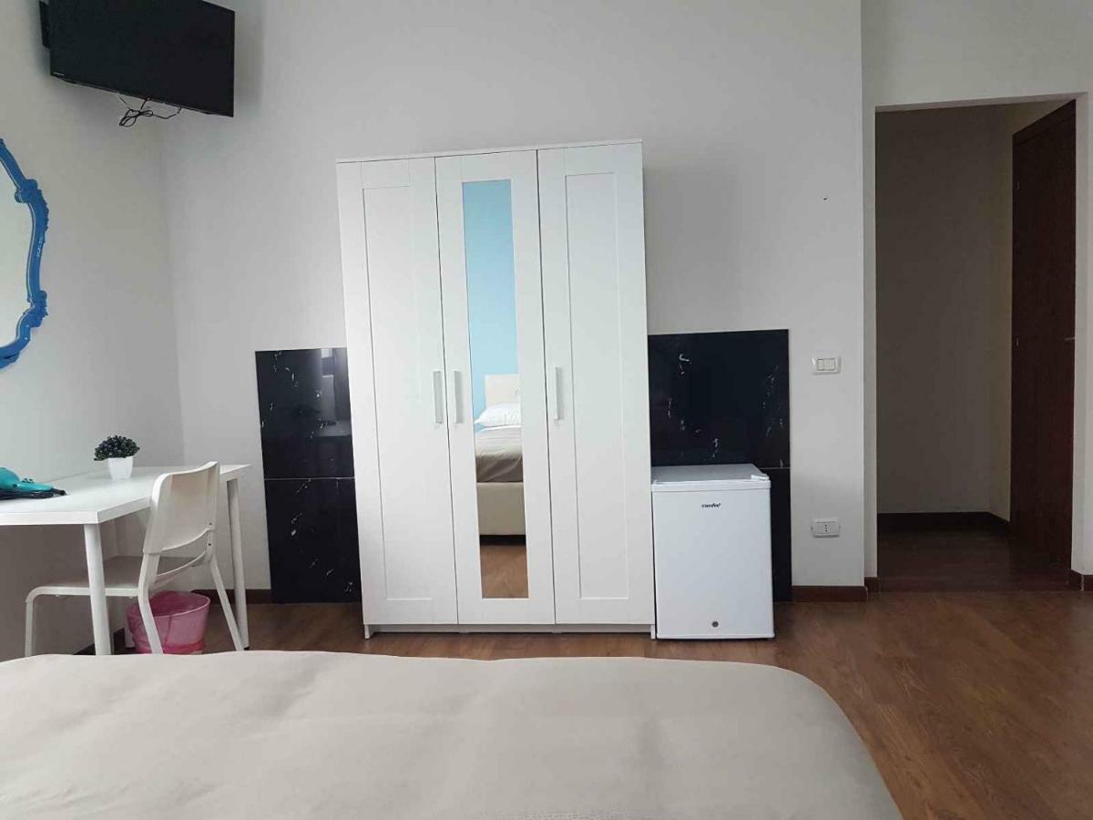 Hotel Piramide Реджо Емилия Екстериор снимка