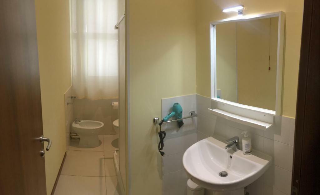 Hotel Piramide Реджо Емилия Екстериор снимка